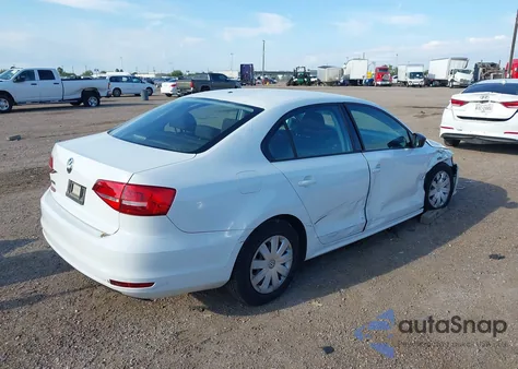 2015 Volkswagen Jetta 2.0L S z USA, uszkodzony, nr VIN 3VW2K7AJ8FM310399